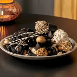 Articles Parfumés^CASA ESCAPE BLACK OUDH Pot-pourri Noir